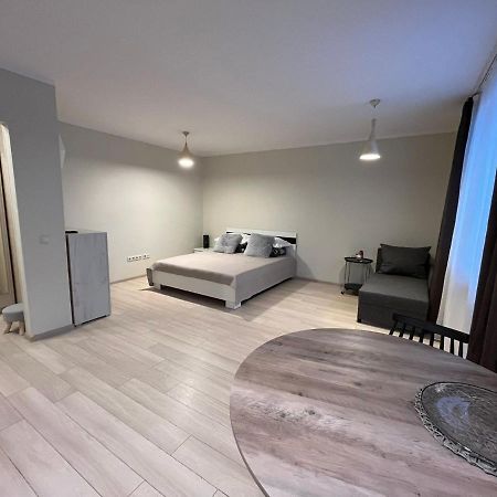 Beautiful Apartment Great Location Free Parking Рига Екстериор снимка