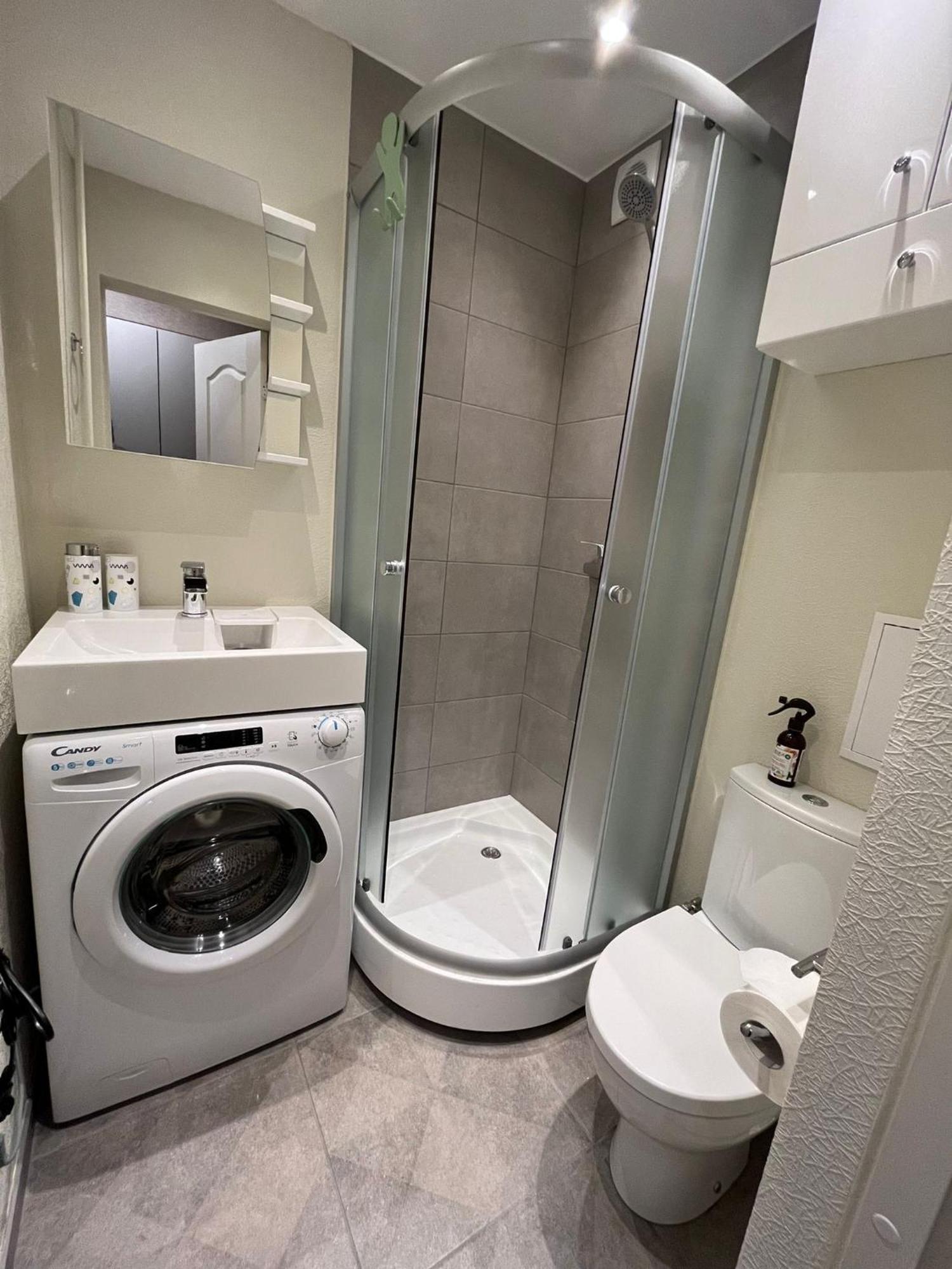 Beautiful Apartment Great Location Free Parking Рига Екстериор снимка