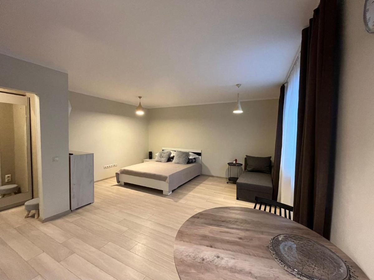 Beautiful Apartment Great Location Free Parking Рига Екстериор снимка